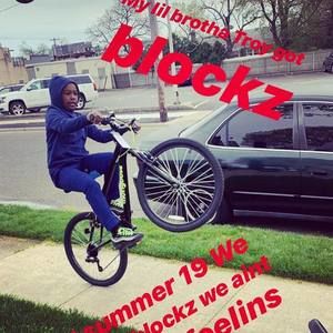 Meet your Posher, Troy